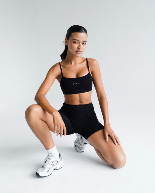 THE DAILY SHORT-BLACK